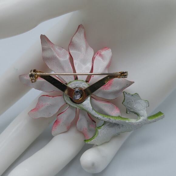 Vintage Red Enamel Poinsettia Brooch Green Leaf Christmas Flower Pin - Picture 3 of 10